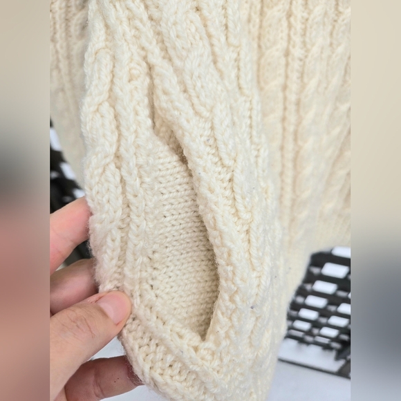 Vintage Handknit Sweater - Picture 3 of 10